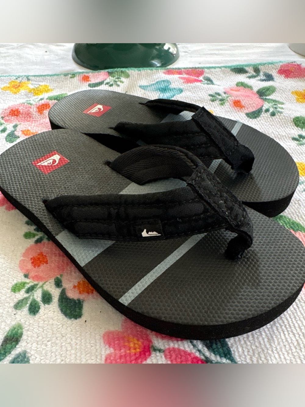 Quiksilver Men’s Black and Gray Padded Strap Flip Flops